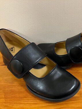 Fluevog, Thrillvogs "Tippi"-adjacent